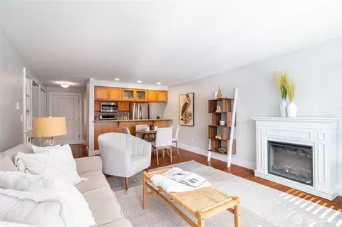 25 N Broadway St #301, Tacoma, WA 98403