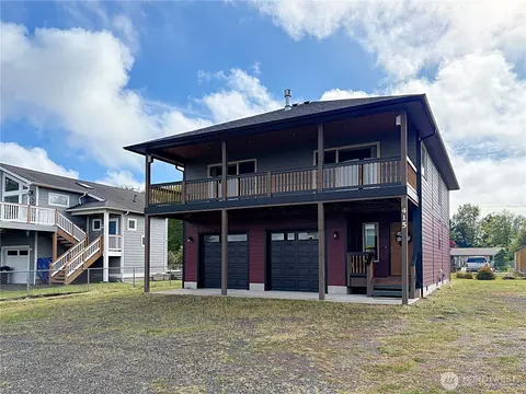 415 Olympic View Ave NE, Ocean Shores, WA 98569