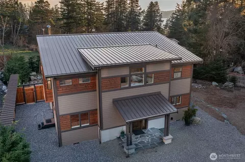 Exterior - 744 Crescent Beach Dr, Eastsound, WA 98245 photo 9 of 11