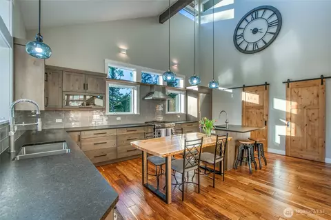 Kitchen - 744 Crescent Beach Dr, Eastsound, WA 98245 photo 2 of 4