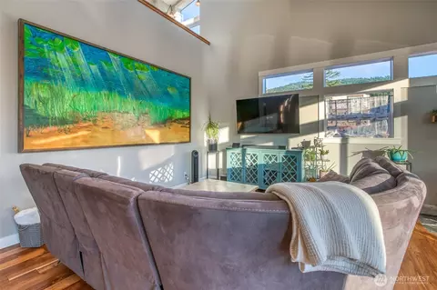 Living - 744 Crescent Beach Dr, Eastsound, WA 98245 photo 2 of 2