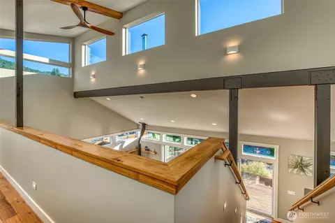 Entry Way - 744 Crescent Beach Dr, Eastsound, WA 98245 photo 3 of 4