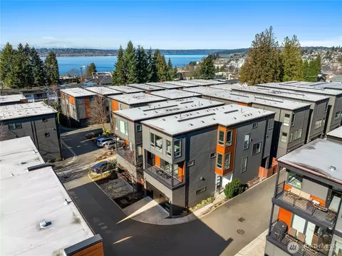 312 7th Ln S #33, Kirkland, WA 98033