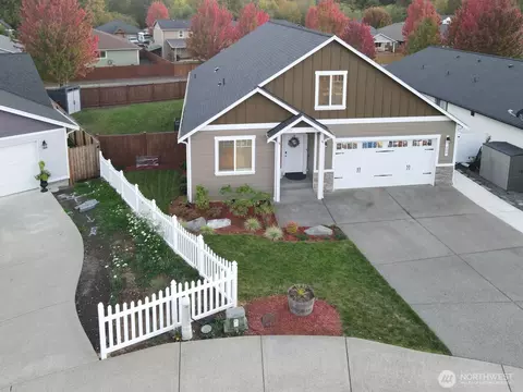 209 Fenway Ct, Chehalis, WA 98532