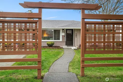 Exterior - 407 3rd Ave N, Edmonds, WA 98020 photo 2 of 5