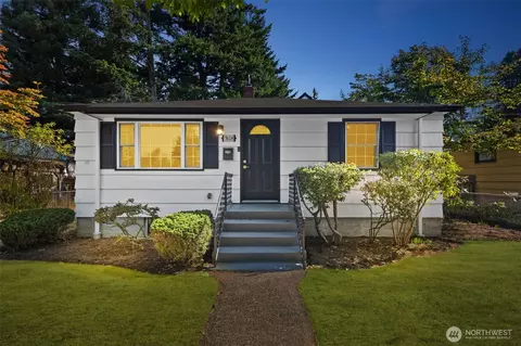 3624 48th Ave SW, Seattle, WA 98116