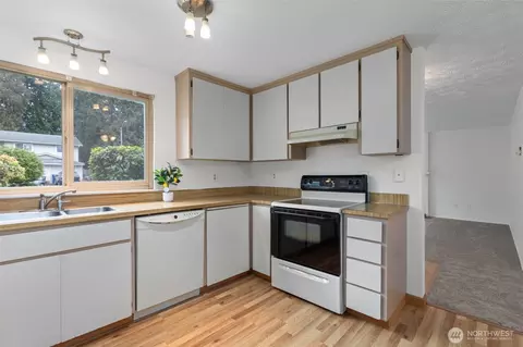 Kitchen - 12830 55th Ave SE, Everett, WA 98208 photo 3 of 3