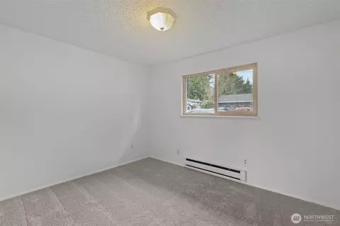 Bedroom - 12830 55th Ave SE, Everett, WA 98208 photo 5 of 12