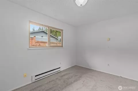 Bedroom - 12830 55th Ave SE, Everett, WA 98208 photo 6 of 12