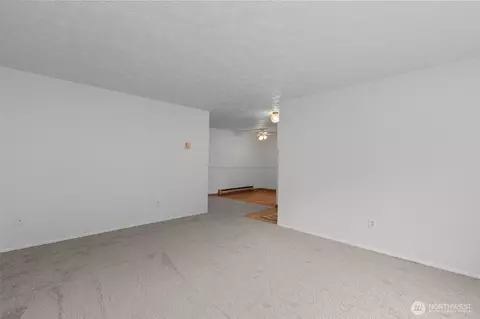 Living - 12830 55th Ave SE, Everett, WA 98208 photo 3 of 4