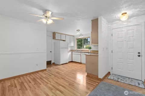 Entry Way - 12830 55th Ave SE, Everett, WA 98208 photo 1 of 1