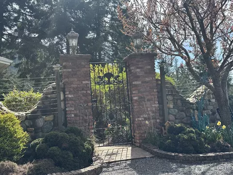 Exterior - 1656 Eagle Ridge Rd, Eastsound, WA 98245 photo 10 of 15