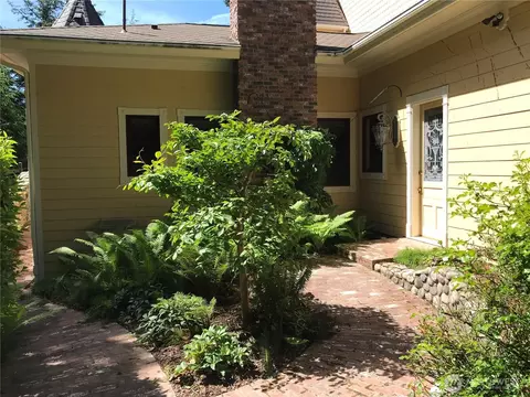 Exterior - 1656 Eagle Ridge Rd, Eastsound, WA 98245 photo 9 of 15