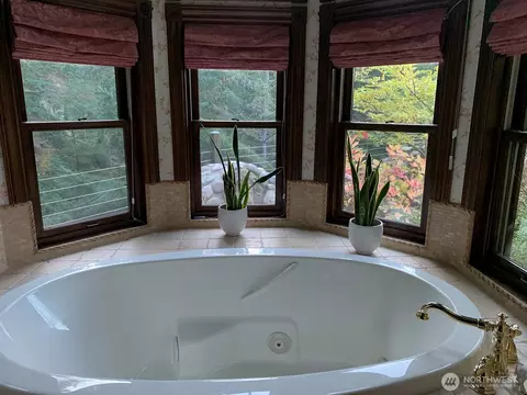 Bath - 1656 Eagle Ridge Rd, Eastsound, WA 98245 photo 1 of 1