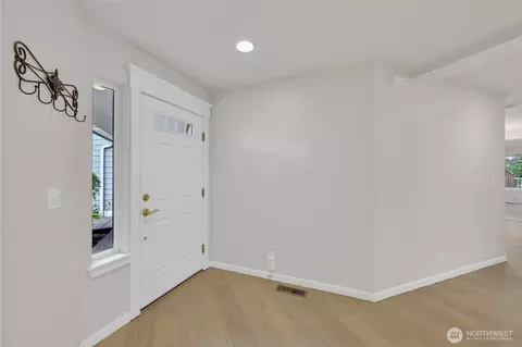 Entry Way - 160 E Soderberg Rd #L32, Allyn, WA 98524 photo 1 of 1
