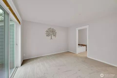 Bedroom - 160 E Soderberg Rd #L32, Allyn, WA 98524 photo 2 of 5