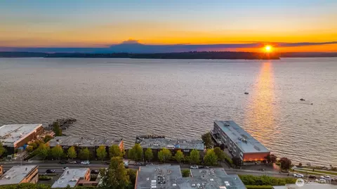 733 Lake St S #101, Kirkland, WA 98033