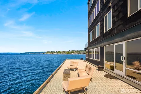 733 Lake St S #101, Kirkland, WA 98033