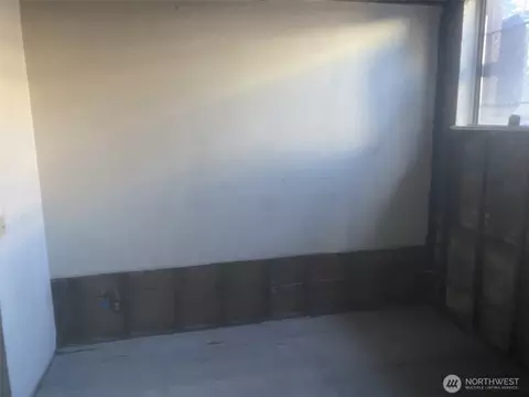 22 John St, Seattle, WA 98109