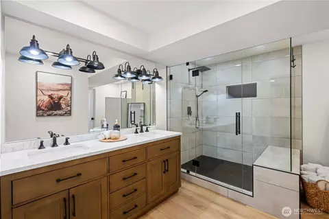 Bath - 3 74th St SW, Everett, WA 98203 photo 1 of 3