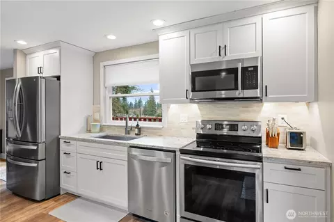 Kitchen - 3 74th St SW, Everett, WA 98203 photo 3 of 4