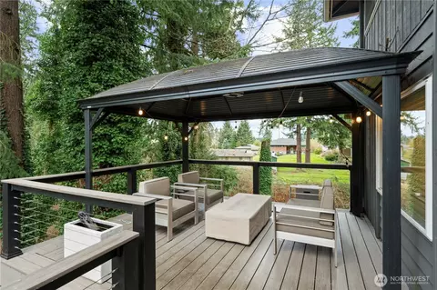 Exterior - 3 74th St SW, Everett, WA 98203 photo 4 of 11