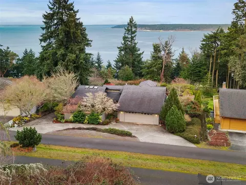 170 Windship Dr, Port Townsend, WA 98368