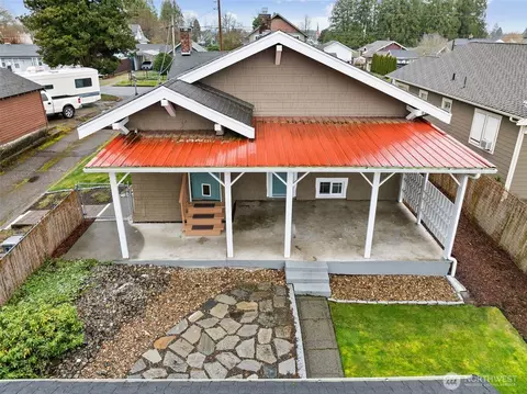 Exterior - 1829 Washington Ave, Enumclaw, WA 98022 photo 6 of 7