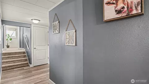 Entry Way - 544 Simons Rd, Monroe, WA 98272 photo 1 of 2