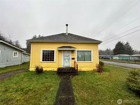 1304 5th St, Cosmopolis, WA 98537