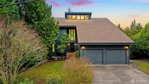 10430 64th Pl W, Mukilteo, WA 98275
