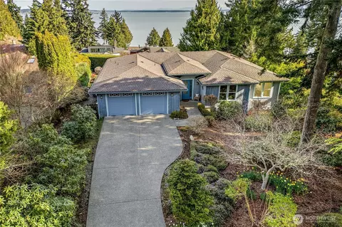 140 Trafalgar Dr, Port Townsend, WA 98368