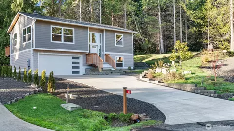 40 Trader Ln, Port Ludlow, WA 98365