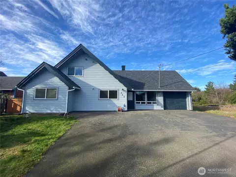 313 Sand Dune Ave NW, Ocean Shores, WA 98569