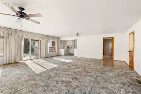 Living - 1480 Rush Rd, Chehalis, WA 98532 photo 5 of 5