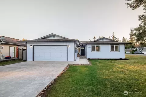 8216 Snohomish Rd, Blaine, WA 98230