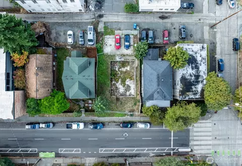 5039 11th Ave NE, Seattle, WA 98109