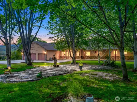 2720 NW Cascade Ave, East Wenatchee, WA 98802