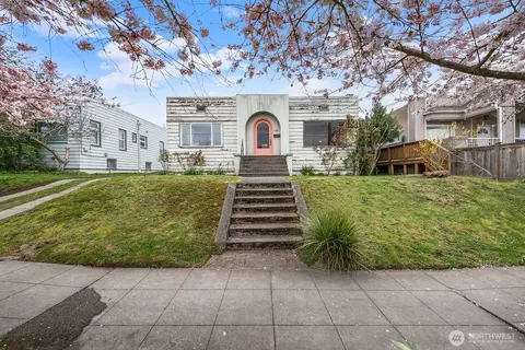 1142 N 77th St, Seattle, WA 98103