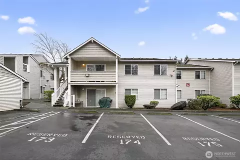 1001 W Casino Rd #C201, Everett, WA 98204