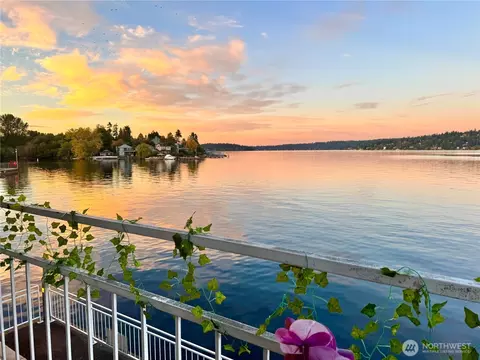 9500 Rainer Ave S #212, Seattle, WA 98118