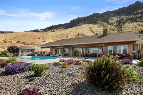 25 Sageland Rd, East Wenatchee, WA 98802