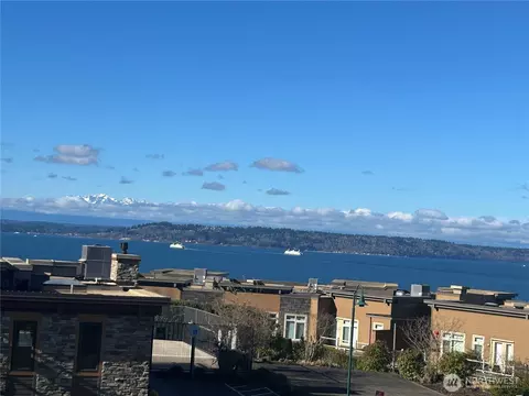 45 Pine St #203, Edmonds, WA 98020