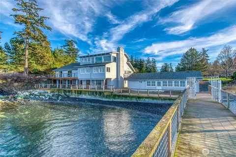 178 Fossil Bay Dr, Eastsound, WA 98245