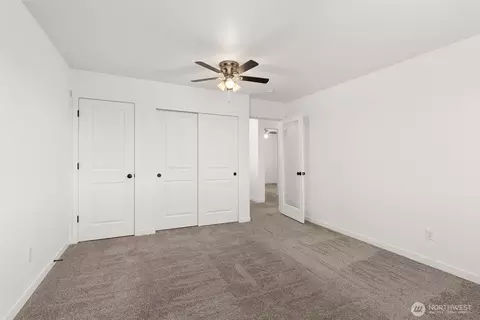 Bedroom - 405 Cardinal Ave, Winlock, WA 98596 photo 4 of 7