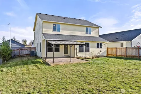 Exterior - 405 Cardinal Ave, Winlock, WA 98596 photo 4 of 8