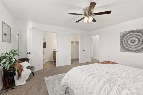 Bedroom - 405 Cardinal Ave, Winlock, WA 98596 photo 2 of 7
