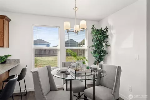 Dining - 405 Cardinal Ave, Winlock, WA 98596 photo 1 of 1