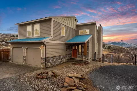 54 Moonlit Ln, Wenatchee, WA 98801