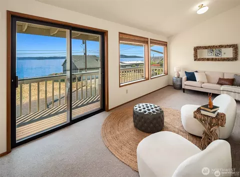 27523 SW Sandy Shores Dr, Vashon, WA 98070